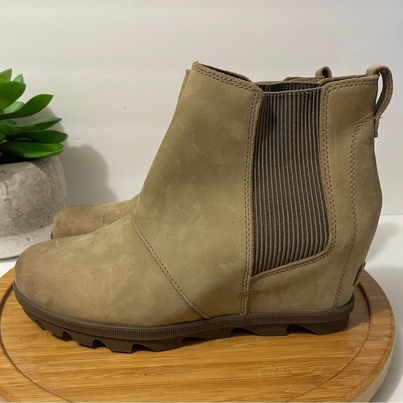 Sorel Joan of Arctic Wedge II Chelsea Boot Waterproof Leather Western Bootie 11 - Picture 1 of 9